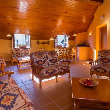 Konukevi Casa Francho 3*